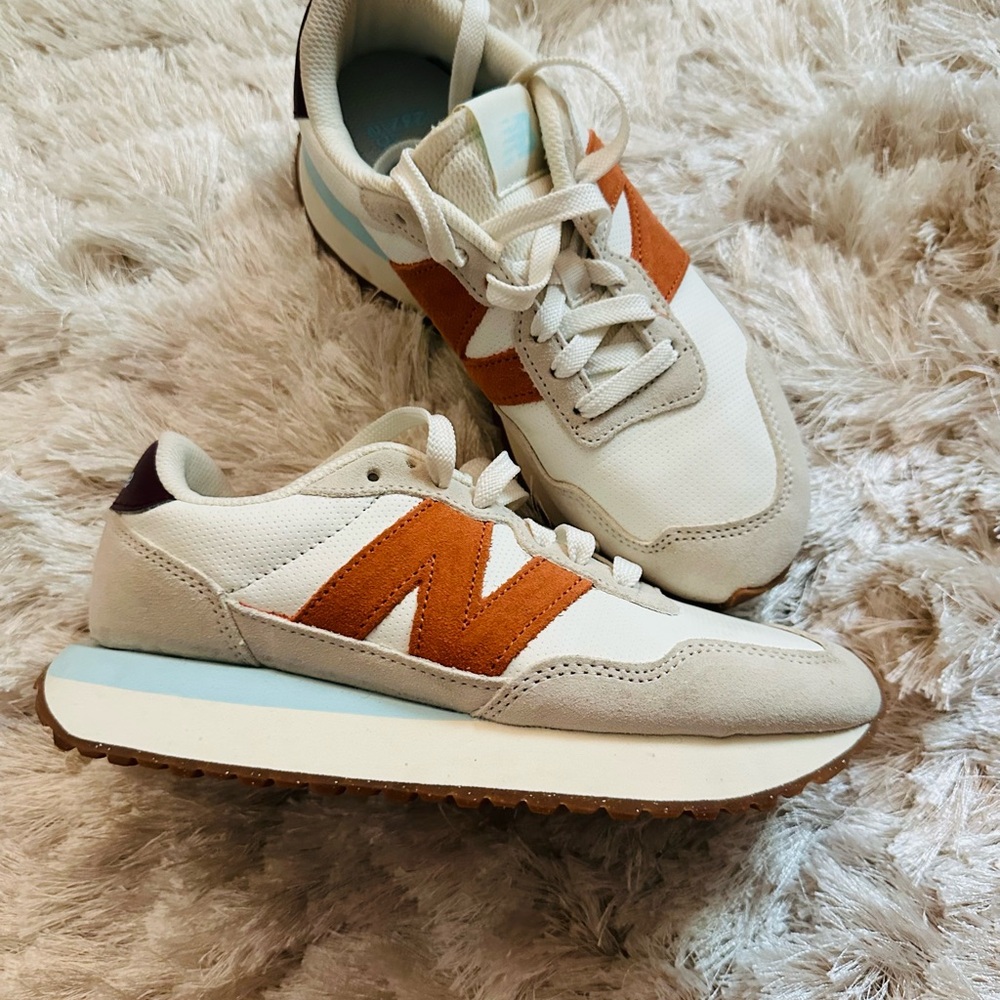 New Balance Women's White and Brown Sneakers